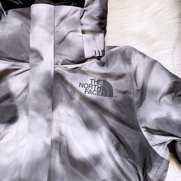 The North Face Women’s Garner TriClimate 3 In 1 Jacket - Picture 3 of 12